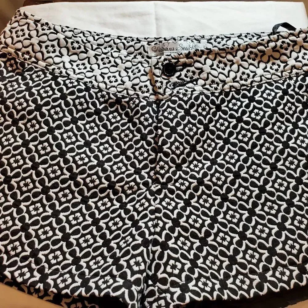 BRAND NEW  SANS SOUCI FLORAL PATTERN DESIGN PRINT WOMEN